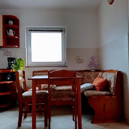 Apartmani Nikolina Ražanac Εξωτερικό φωτογραφία