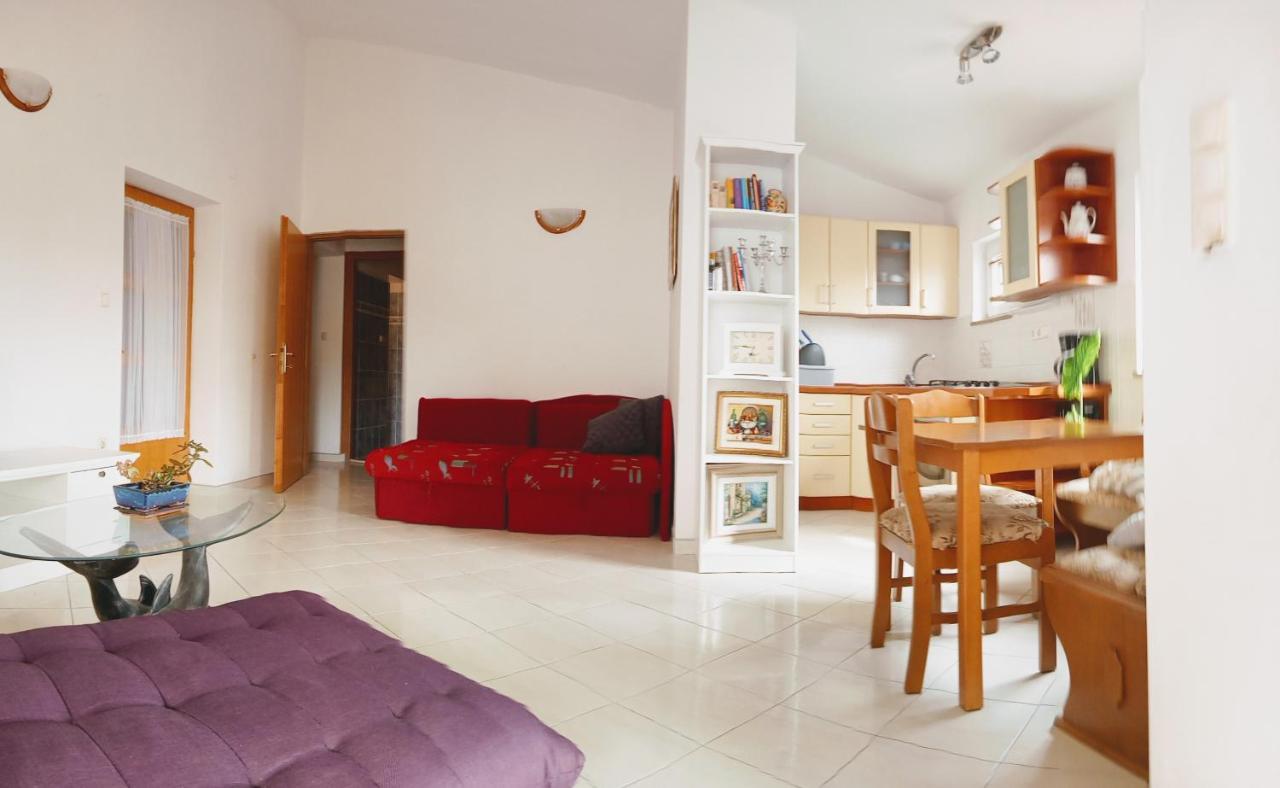 Apartmani Nikolina Ražanac Εξωτερικό φωτογραφία