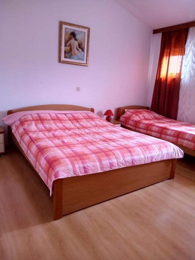 Apartmani Nikolina Ražanac Εξωτερικό φωτογραφία